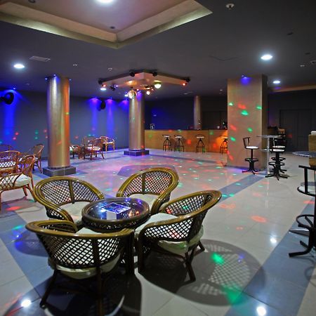St Constantin Hotel Гувес Екстериор снимка