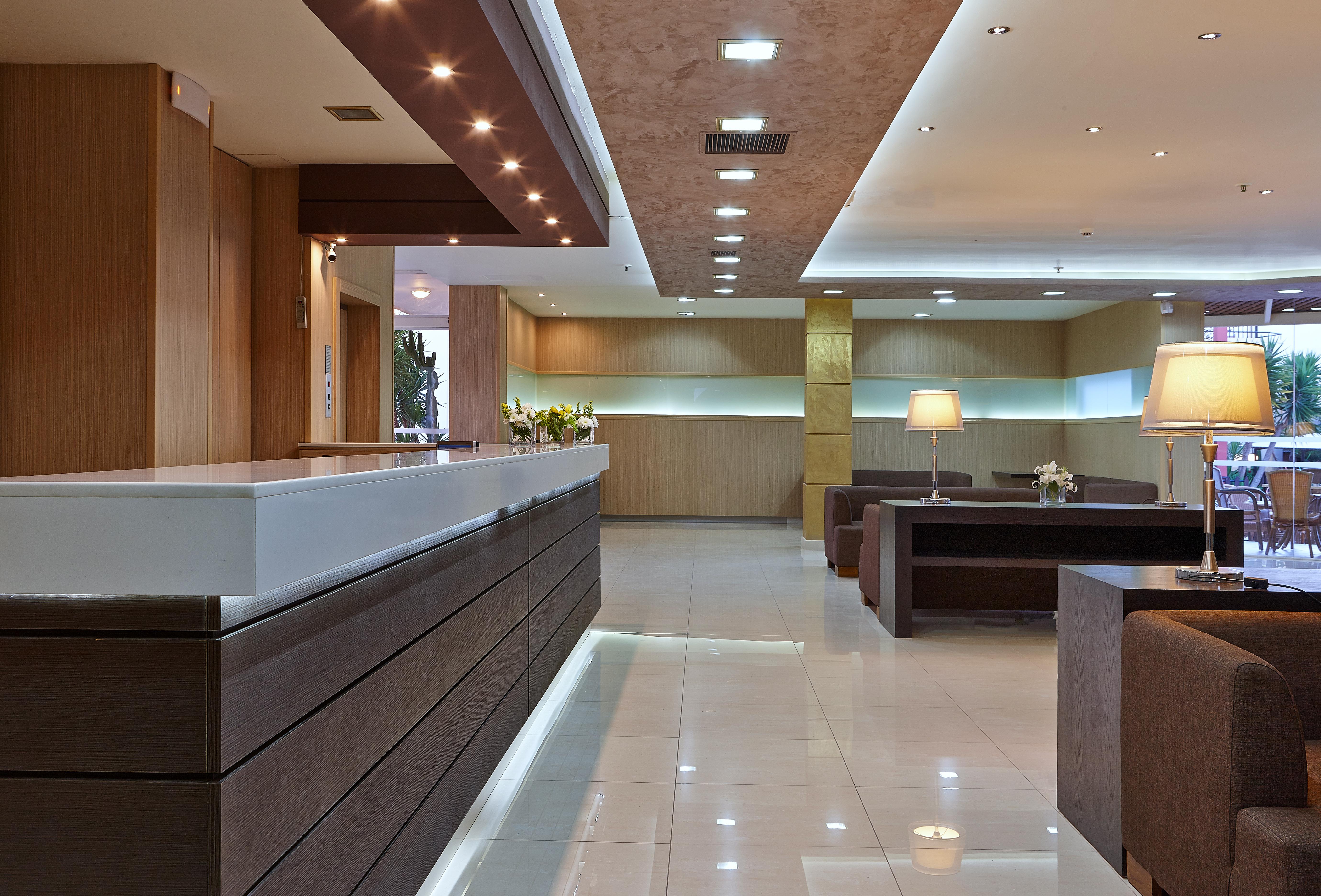 St Constantin Hotel Гувес Екстериор снимка